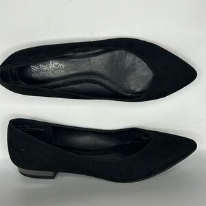 Coach & Four Women’s Black Gun Metal Heels Pointed Toe Flats size 7